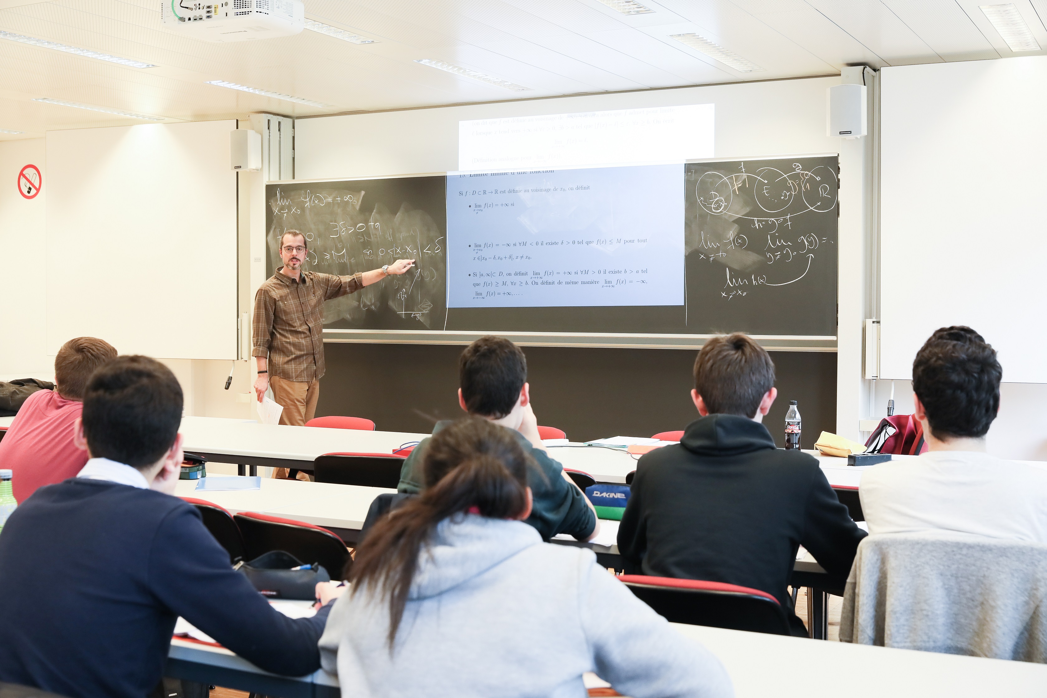 Voilà 10 ans que le cours Euler accueille les surdoués en math à l’EPFL